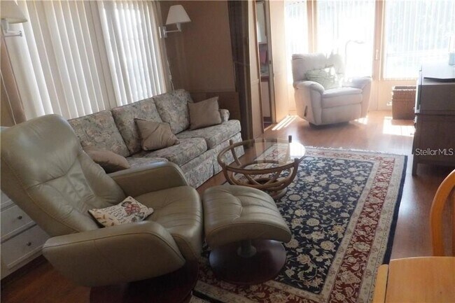Foto del edificio - 351 Citrus Ridge Dr