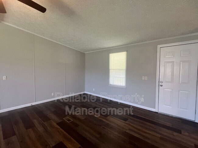 Building Photo - 107 Spring Branch Ln