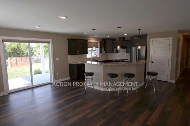 Foto del edificio - 2 bed + office, 2 bath home in Sequim