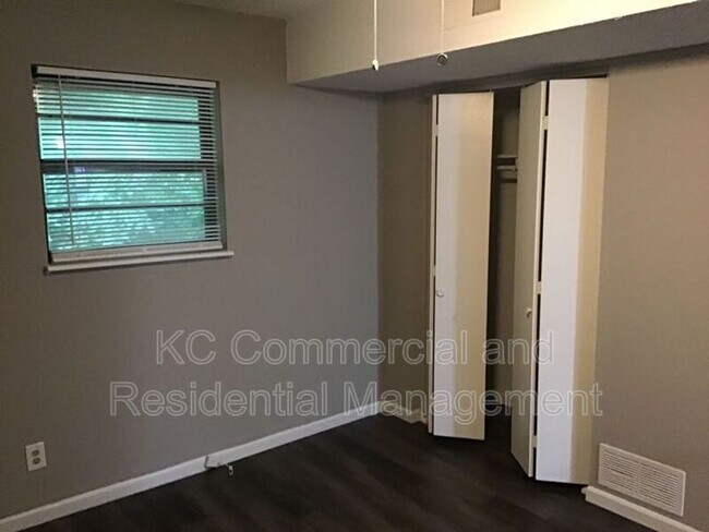 Foto del edificio - 9215 E 54th Ter