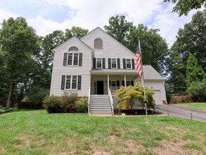 Building Photo - 4600 Cedar Cliff Rd