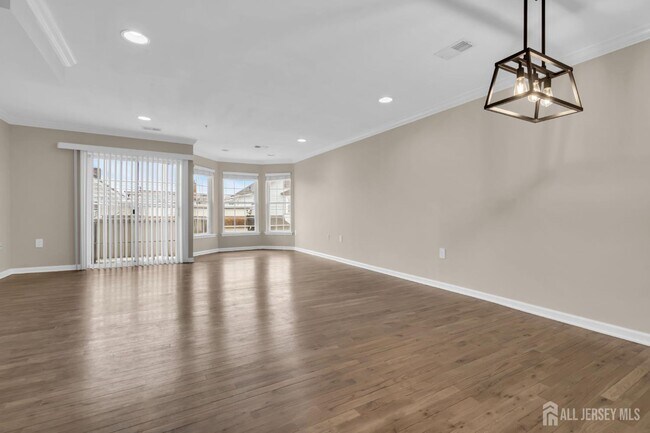 Building Photo - 129 Ademics Way