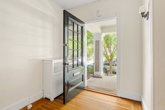 Foto del edificio - 3 Bedroom Home off of Patterson Ave **Available Early August**