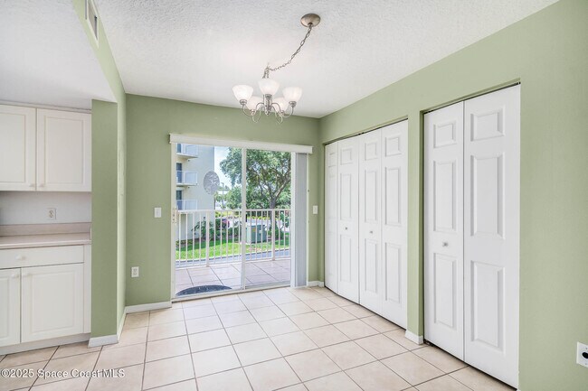 Building Photo - 8921 Lake Dr