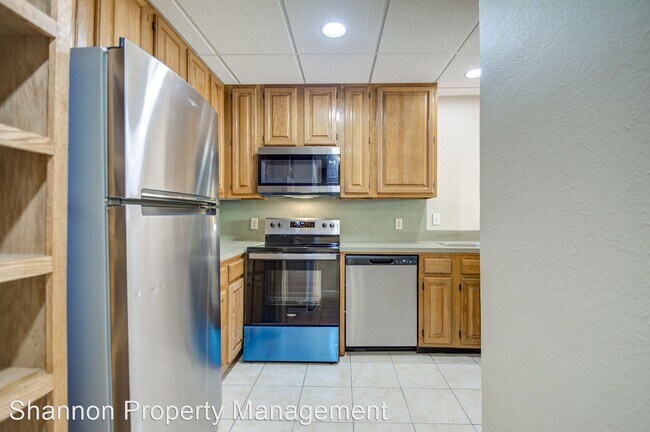 2 br, 1 bath House - 2213 S Braeswood Blvd... photo'