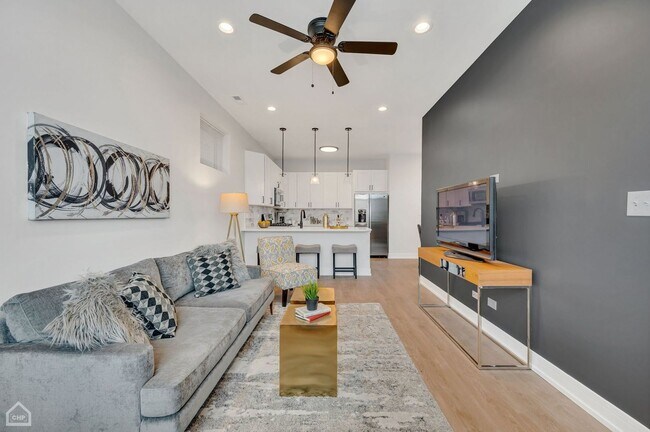 Foto del edificio - 5019 S Indiana Ave