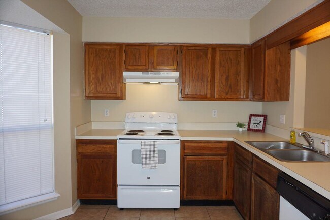 Foto del edificio - 2 bedroom townhome on Westside