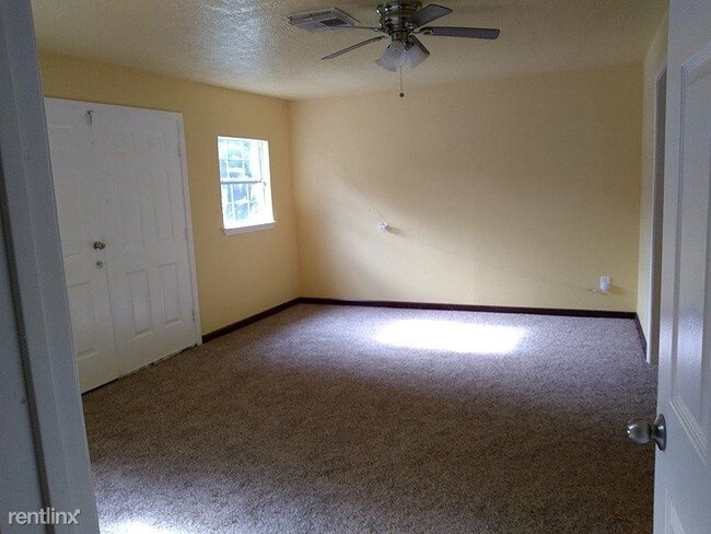 Building Photo - 4 br, 2 bath House - 6259 Foxhunter Road