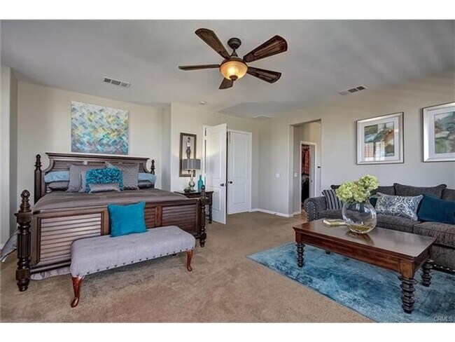 Foto del edificio - 5 Bed 3 Full Bath Corona Pool House