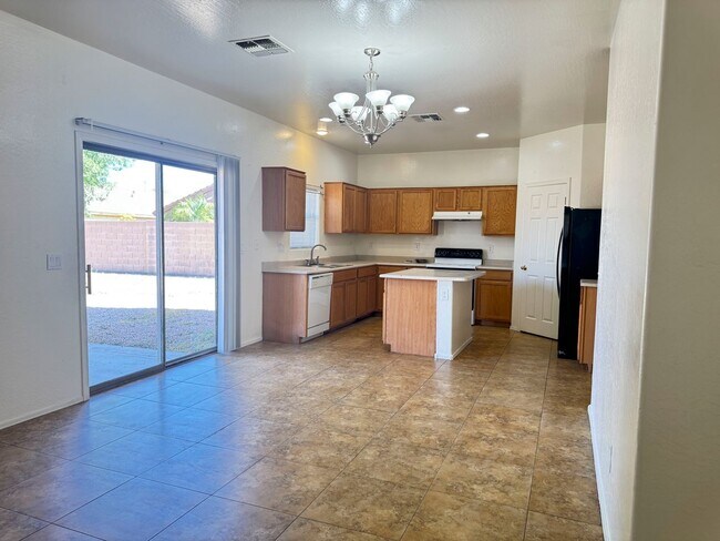Building Photo - Queen Creek 4 bed 2.5 bath For rent