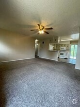Building Photo - 325 Ruskin Dr