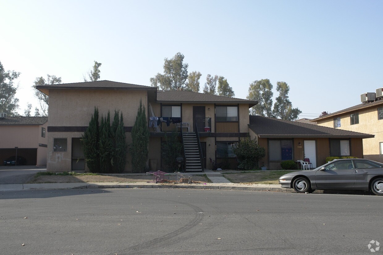 Primary Photo - 3353 R St