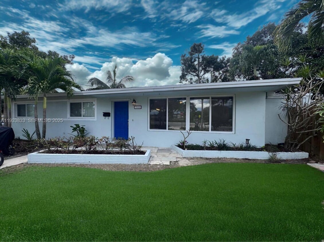 Photo - 18600 Southwest 97th Avenue, Cutler Bay, FL 33157 - 3 BR 2 BA single-family home