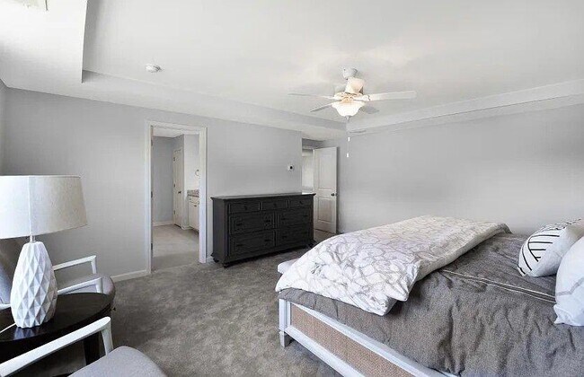 Foto del edificio - 6165 Bennett Pkwy