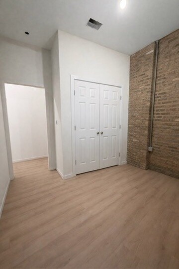 Foto del edificio - 22-26 N Pulaski Rd
