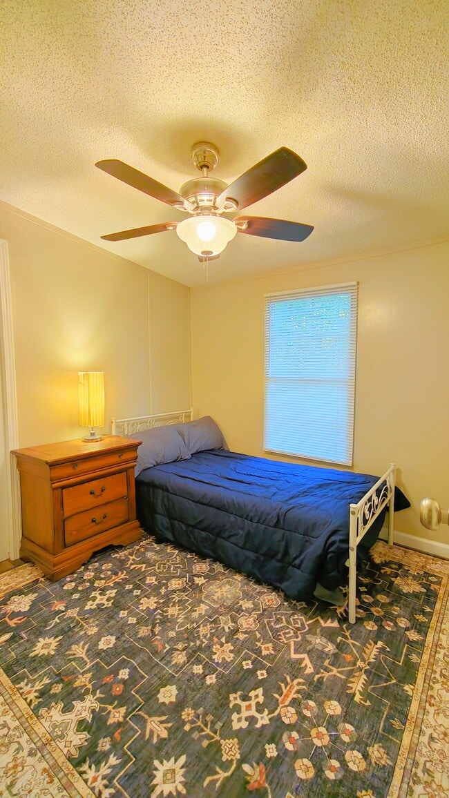 Building Photo - 3675 Vickery Dr
