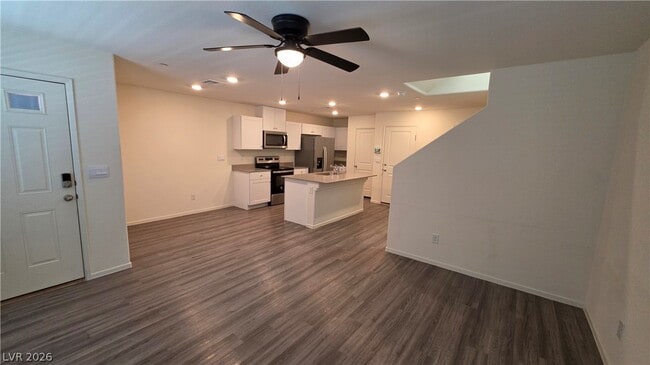 Building Photo - 3721 Celesta Vis Ave
