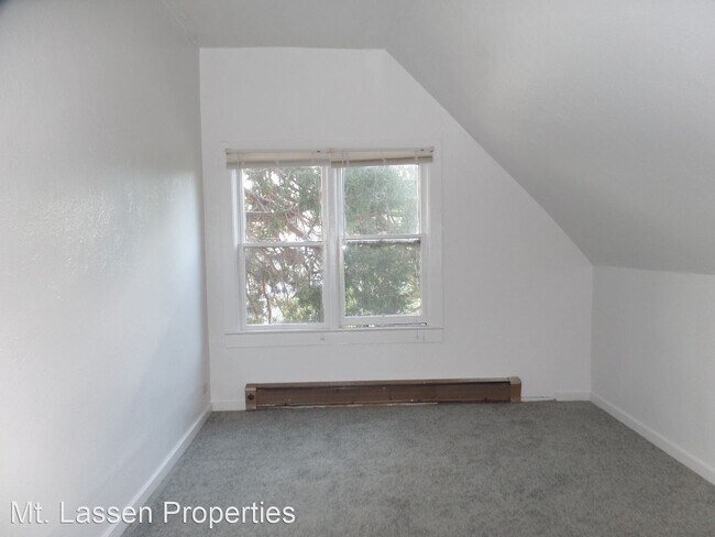 Building Photo - 240 N Roop St
