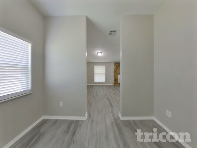 Foto del edificio - 3183 Bee St E