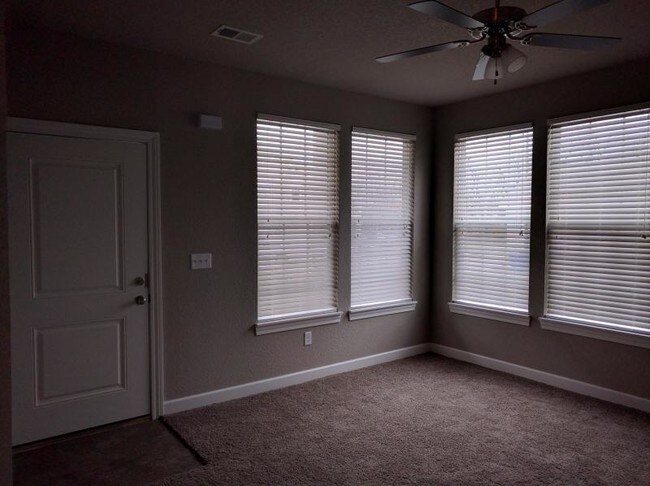 Foto del edificio - 15981 S Crestview Dr