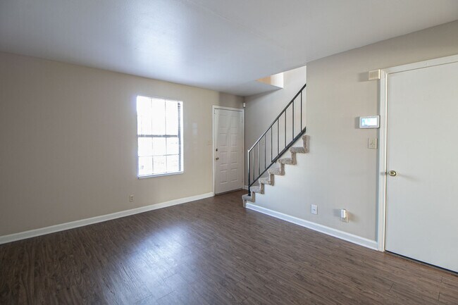Building Photo - 288 Northridge Dr