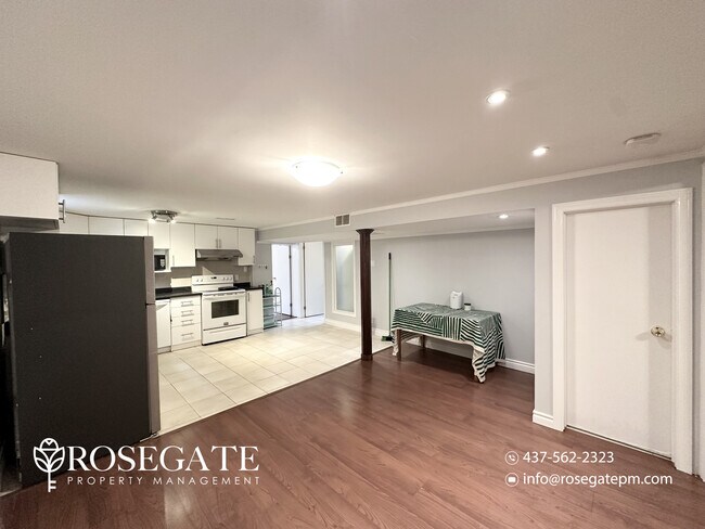Photo du bâtiment - Spacious 2-Bedroom Basement Apartment with 2 Bathrooms & Internet Included – Scarborough