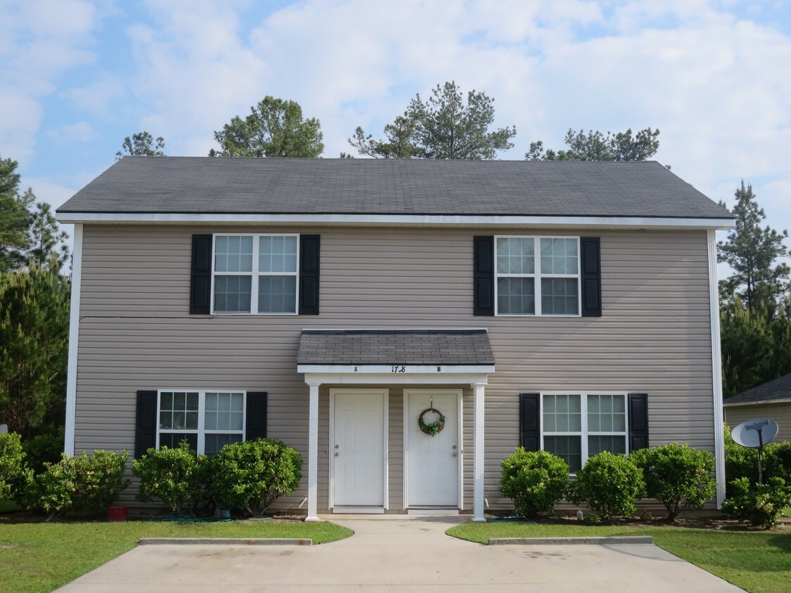 Foto principal - 1718 Almond Tree Pl