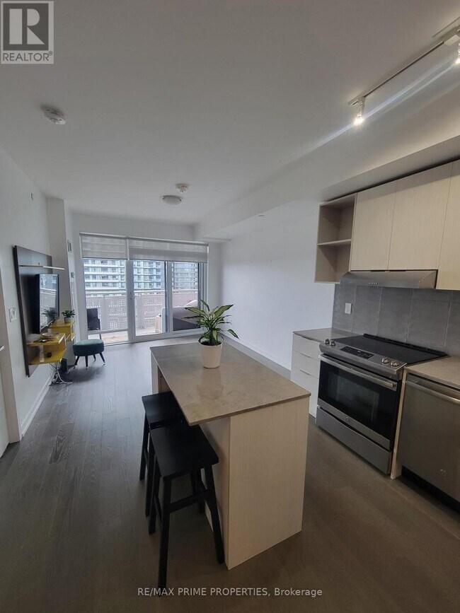 Photo du bâtiment - 2520-2520 Eglinton Ave W