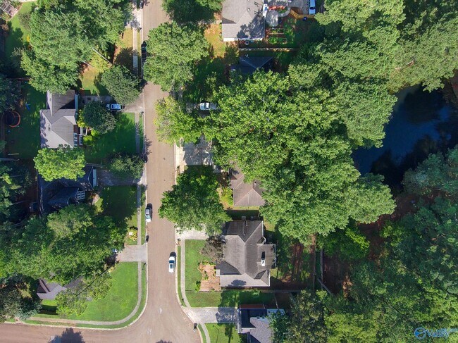 Foto del edificio - 205 Jarrett Ln