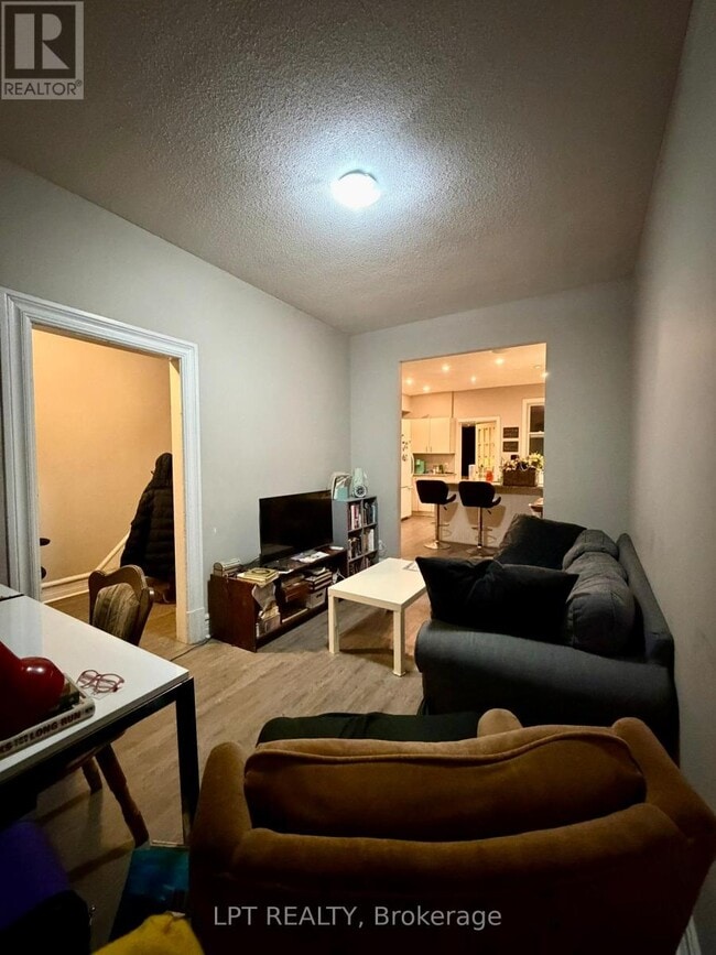 Photo du bâtiment - 342 Sunnyside Ave