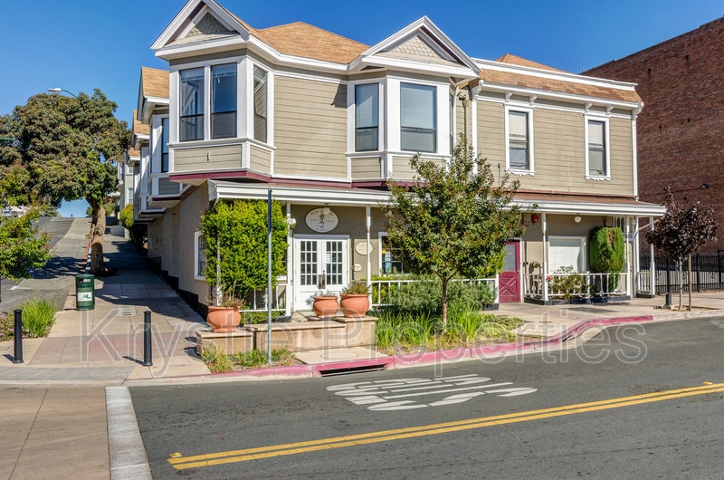 300 Virginia St Unit 1, Vallejo, CA 94590 Condo for Rent in Vallejo, CA