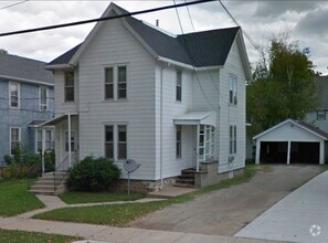 Building Photo - 526 N Durkee St