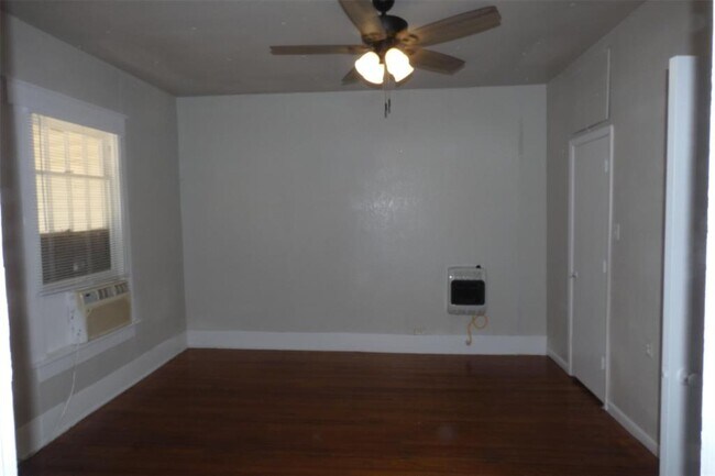 Foto del edificio - 233 Clinton St