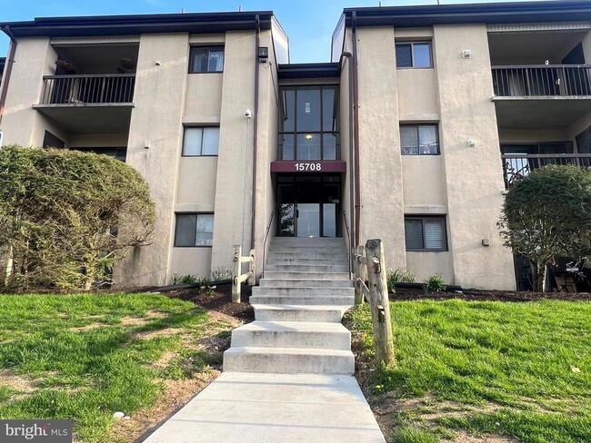 Building Photo - 15708 Dorset Rd