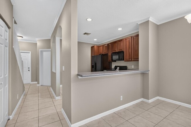 Building Photo - 8103 Bellagio Ln