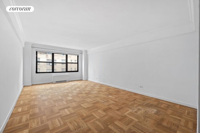 Building Photo - 9 E 56th St