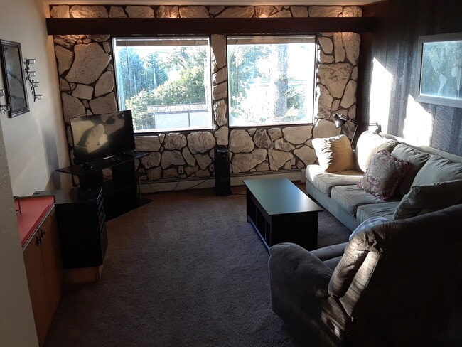 Building Photo - 1522 Mission Rd