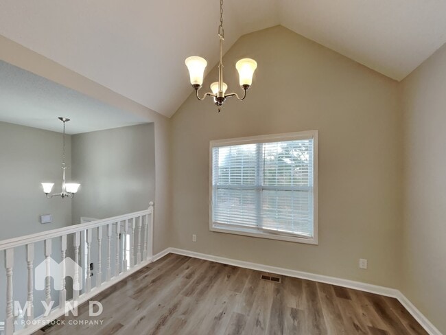 Building Photo - 17 Richmond Dr