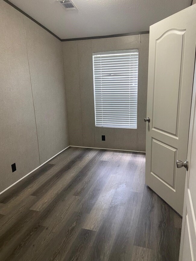 Foto del edificio - 16303 Dundee Rd