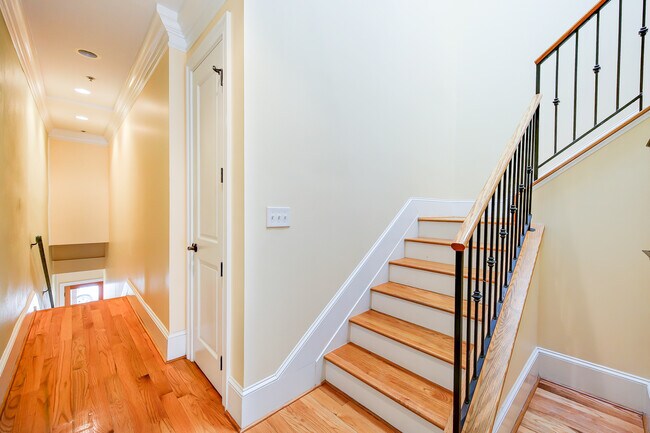 Building Photo - Capitol Hill PENTHOUSE with 2 Decks, Off S...