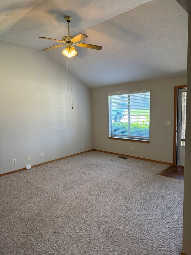 Building Photo - 3805-3807 W Montclair