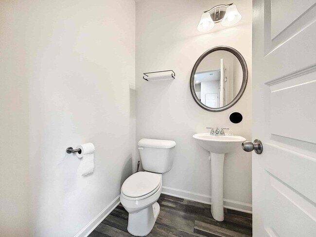 Foto del edificio - 5784 Silver Lk Dr