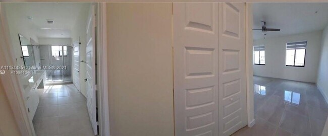 Foto del edificio - 4684 NW 84th Ave