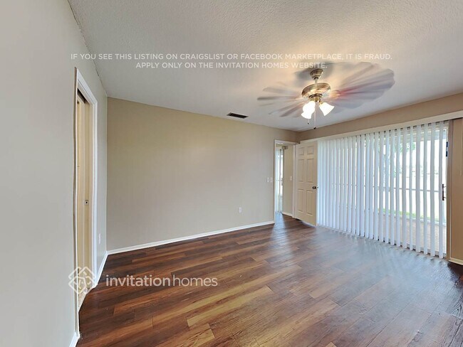 Building Photo - 11901 NW 29th Manor