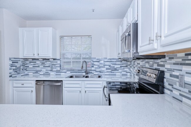 Building Photo - 9047 Gervais Cir