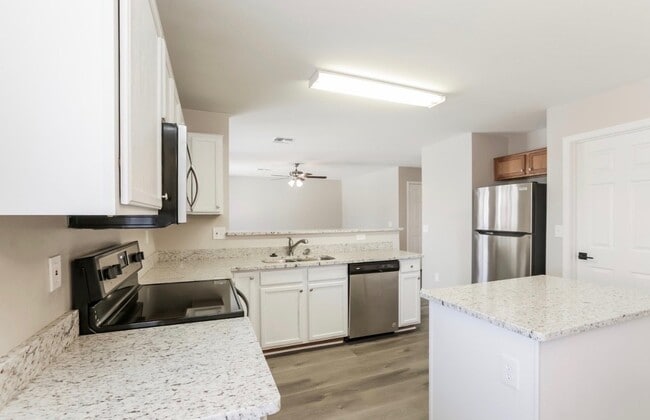 Building Photo - 3134 W Wayland Dr