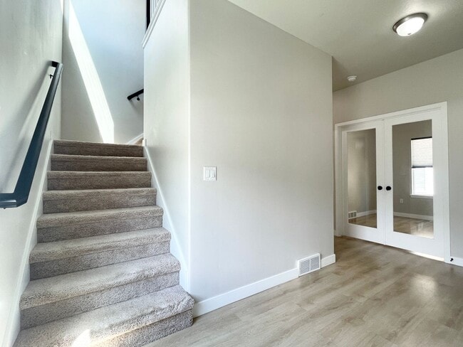 Building Photo - Modern Herriman Home at Big Bend Park!