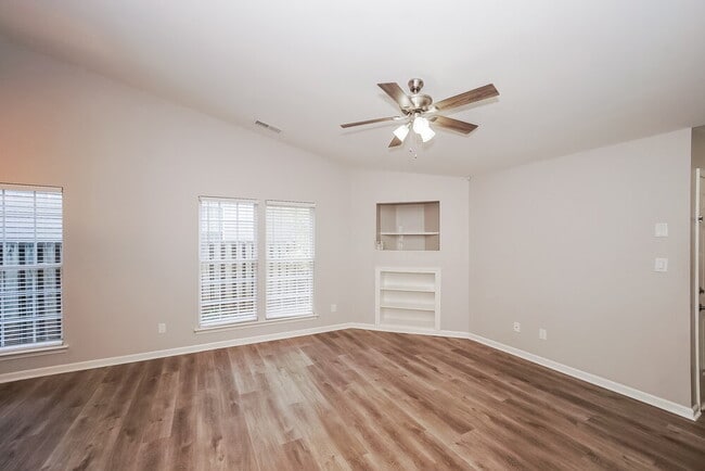 Building Photo - 3002 Salmon River Dr
