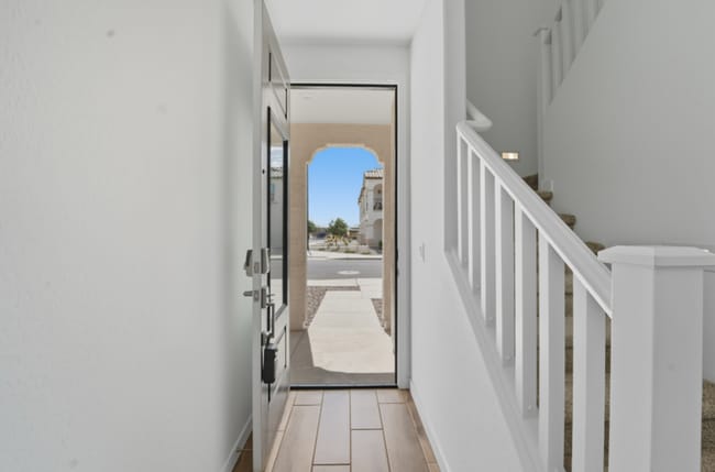 Building Photo - *Like Brand New Luxurious Modern 3 Bedroom 2 Bath Townhome in Warner Meadows!**