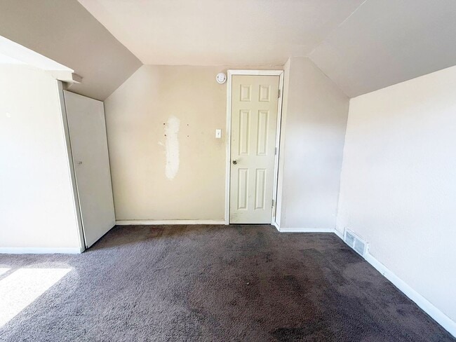 Building Photo - 3 BED 2 BATH BEAUTIFUL SINGLE FAMILY HOME ...